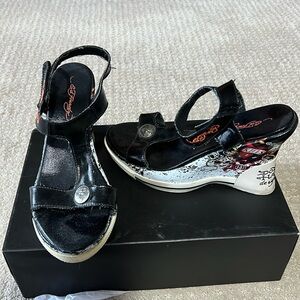 Ed Hardy vintage wedges, size 8. These are UNREAL